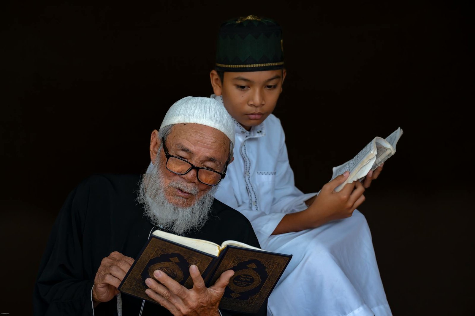 ilustrasi berita 1776684989 Jadwal Pengajian Subuh Kitab Arbain Nawawi Bersama Habib Ahmad bin Novel Jindan di Bogor